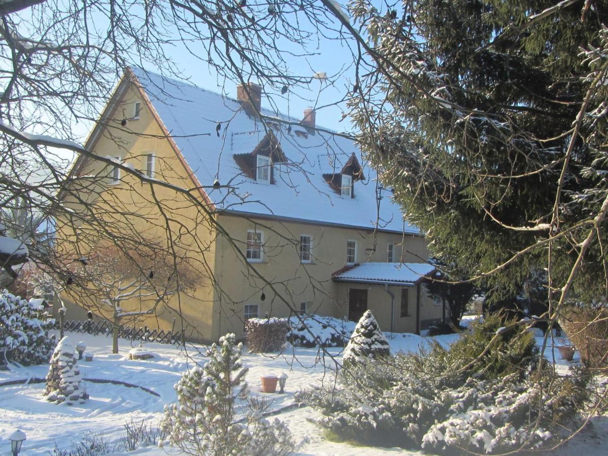 Spacious Holiday Home In Stara Kamienica With Pond Luaran gambar